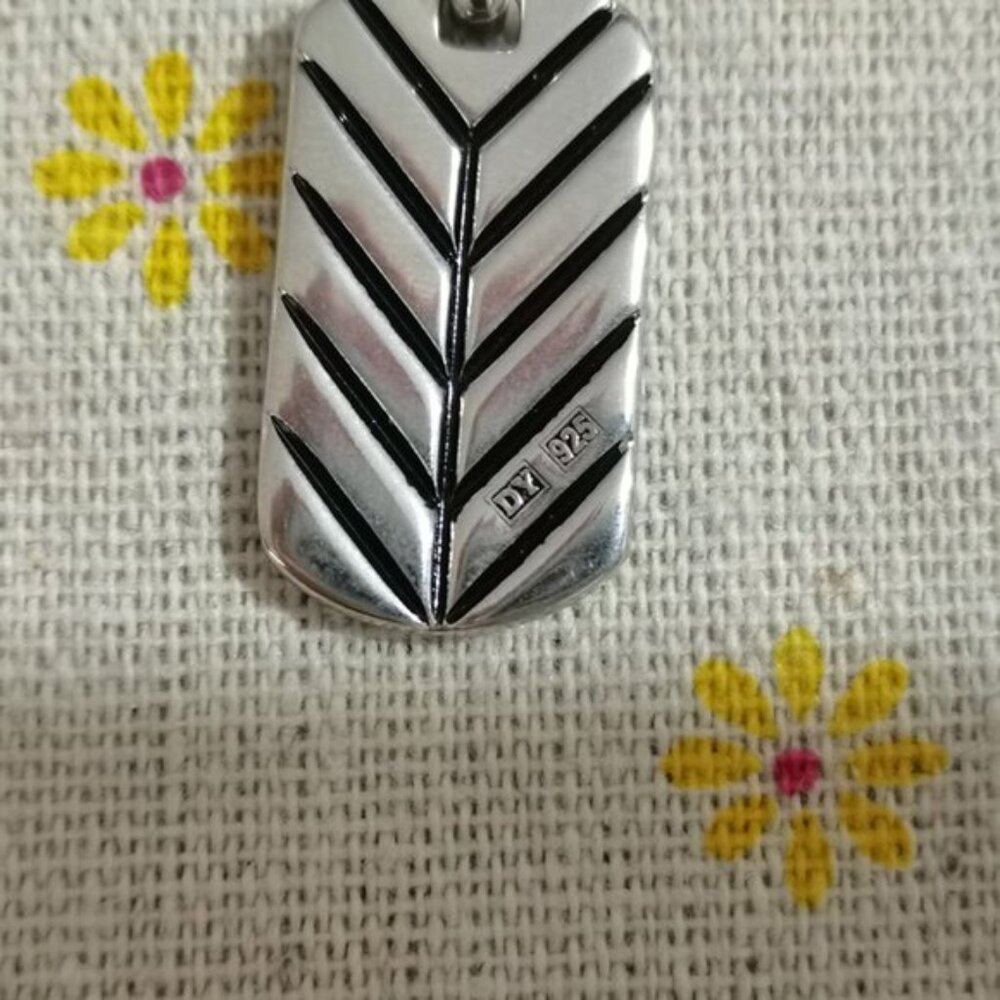 David Yurman Sterling Silver Streamline Dog Tag With Blue Sapphires - Picture 4 of 5